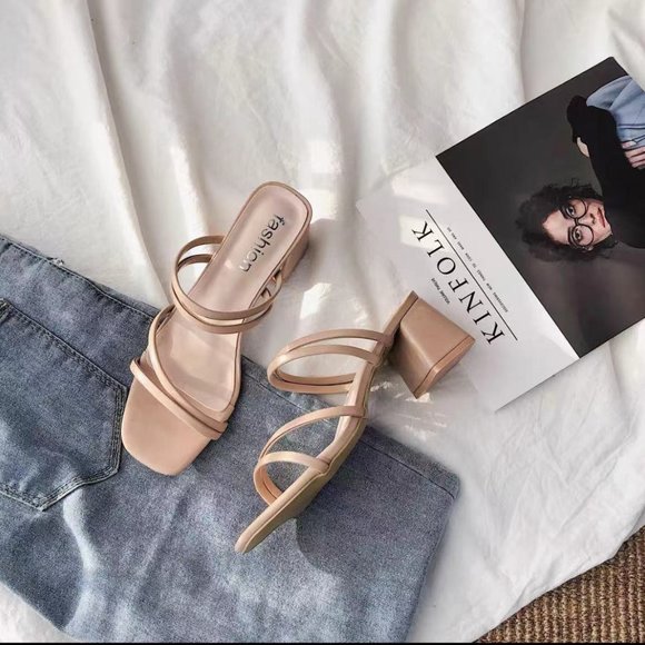 BEIGE SUMMER HEELED SANDALS WITH CUTE STRAPS - Picture 1 of 1